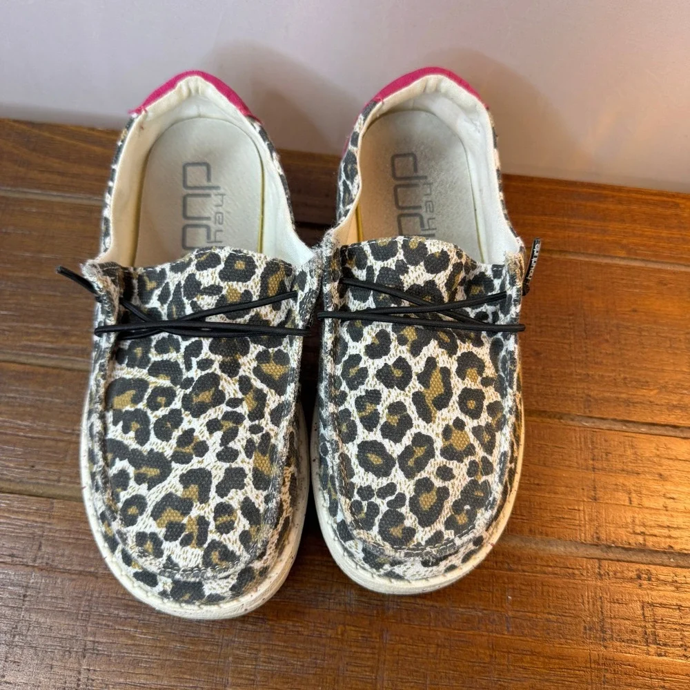 Hey Dude Wendy Girls Y2-L3 Leopard Print‎ Slip On Shoes Animal Print Comfortable